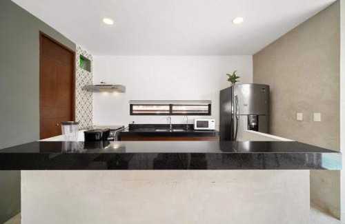 Merida Municipality Casa | Sunny Mérida Getaway: Spacious 3BR with Pool