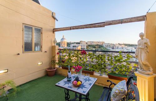 Kalkara Apartamento | Sunny Maltese townhouse Madonnina Kalkara - Happy Rentals