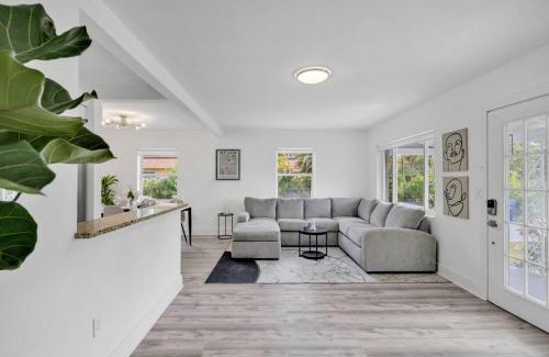 Miami Shores Casa | Sunny Miami Stay - Pool - BBQ - Centrally Located