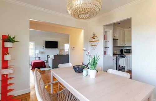 Glen Highlands Casa | Sunny Montclair Retreat: Charming 3 Bedroom Home.