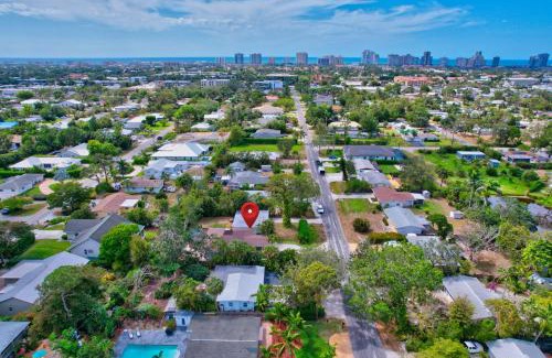 Central Naples Casa | Sunny Naples - Subtropical Oasis Cottage