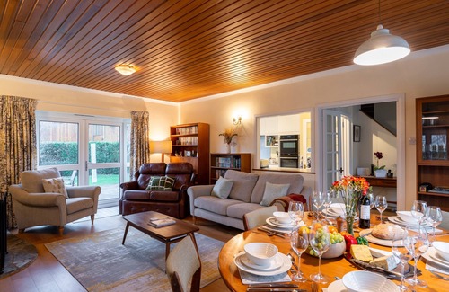 Rock Chalet De Esquí | Sunny Nook