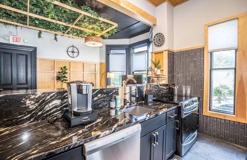 Federal Hill Apartamento | SUNNY- Nordic-Inspired Flat. Intimate & Beautiful