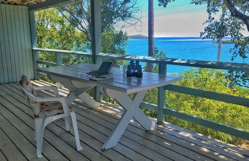Fulladoza Bay Villa | NUEVO * Sunny Oceanfront Villa: terrazas grandes, vista increíble
