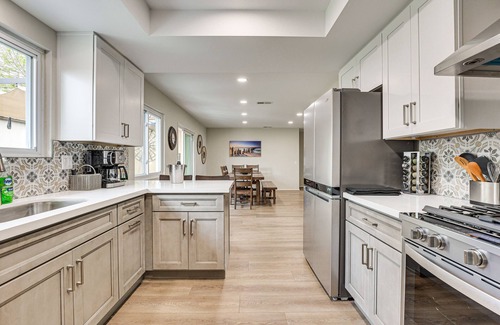Ivey Ranch - Rancho Del Oro Casa | Sunny Oceanside Home w/ Patio, 5 Mi to Downtown!