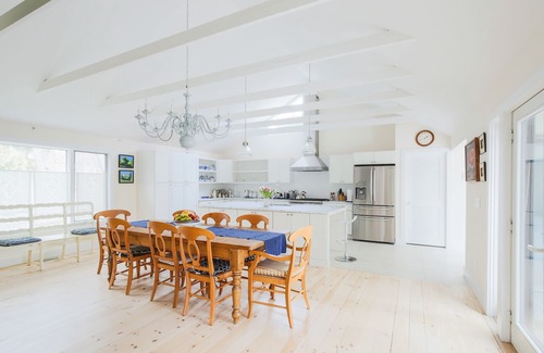 East Hampton North Casa | SOLO, ABIERTO Y ESPACIOSO OASIS SABOR RENOVADO A DOS MINUTOS DE LA CIUDAD