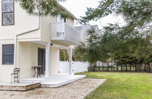 East Hampton North Casa | SOLO, ABIERTO Y ESPACIOSO OASIS SABOR RENOVADO A DOS MINUTOS DE LA CIUDAD