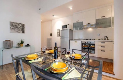 Le Cure Apartamento | Sunny Open Space with Terrace close to EUI with free parking nearby!