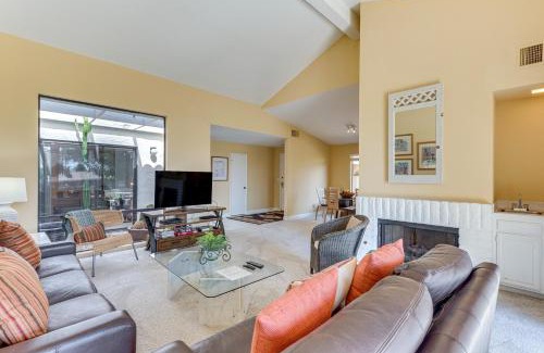 Palm Desert Apartamento | Sunny Pad with Patio and Pool Access in Palm Desert!