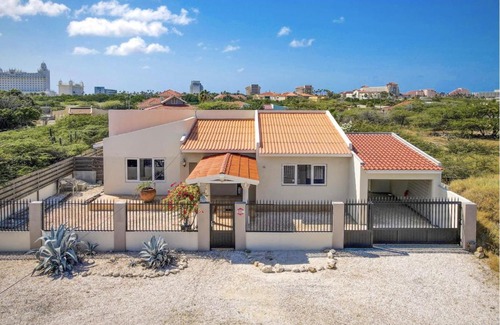 Palm Beach Casa | Sunny Palm Beach Villa