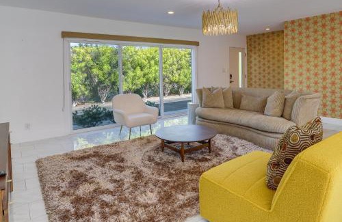 Araby Commons Casa | Sunny Palm Springs Townhome with Pool Access!
