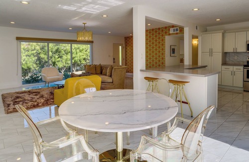 Araby Commons Casa | Sunny Palm Springs Townhome w/ Pool Access!