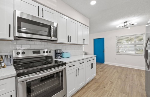 Palmetto Casa | Sunny Palmetto Oasis: 4BR Home with Private Pool by RedAwning