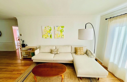 Sunset Junction Apartamento | Sunny, Peaceful, Large, Clean 1 BR in Excellent Location