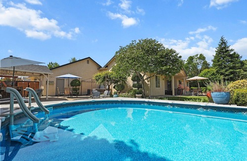 Columbia Casa | Sunny Pines :: Pool & Spa + Backyard Oasis!