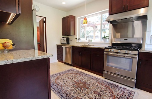 Guerneville Casa | Sunny Hilltop Winecountry Retreat - Su casa privada en la región vinícola