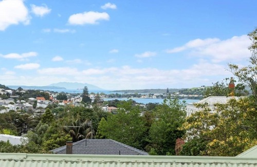 Remuera Casa | Sunny, Quiet and Central House in Remuera