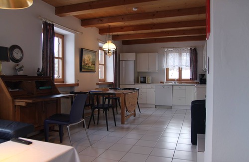 Lenggries Apartamento | Soleado, tranquilo, ubicación central, apto para personas alérgicas. Puerto de coches, balcón.