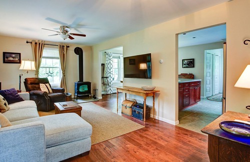 West Saugerties Casa | Sunny, Renovated 1940's Farmhouse - The Perfect Catskills Holiday House!