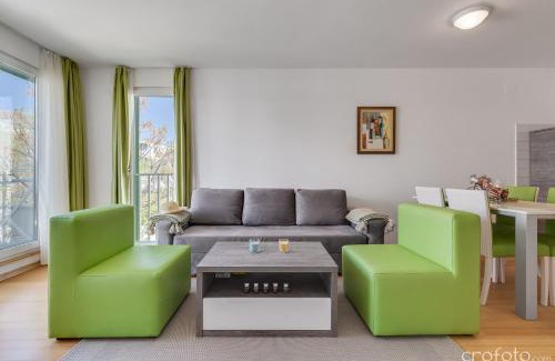 Petrcane Apartamento | Sunny Resort apartment Aurora Green