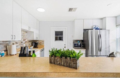 Vero Beach Casa | Sunny Retreat - 5 Mins to Beach