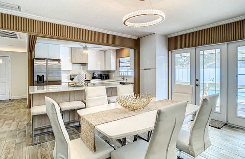 Greater Northdale Casa | “Sunny Retreat” Pool & mini Golf