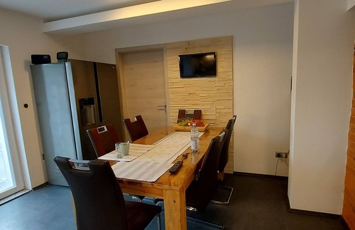 Duerrwangen Apartamento | Sunny room 2 with own living room, bathroom, terrace