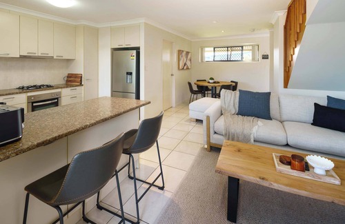 Caloundra Apartamento | Sunny's Coastal Townhouse in Caloundra