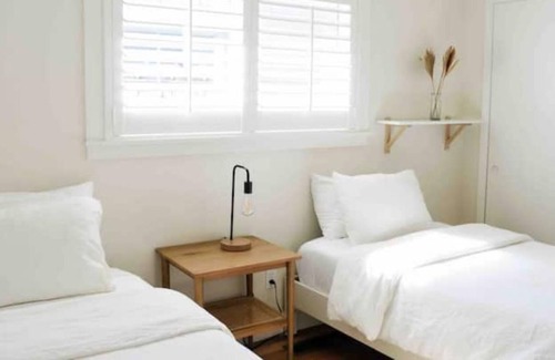 Seabright Casa | Sunny Seabright Beach House