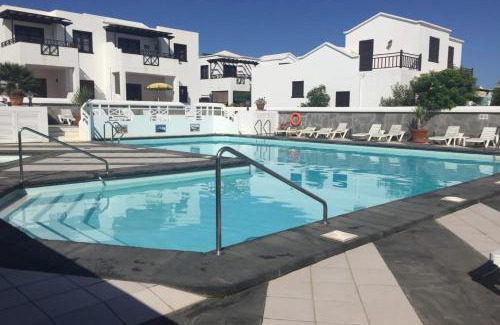 Playa Honda Apartamento | Sunny Seaside Escape Cozy 1-Bed Holiday Let in Playa Honda near to the sea