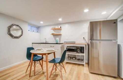 Crestwood Apartamento | SUNNY, SERENE & CENTRALLY-Located STUDIO *PRIVACY *COMFORT *5-STARS