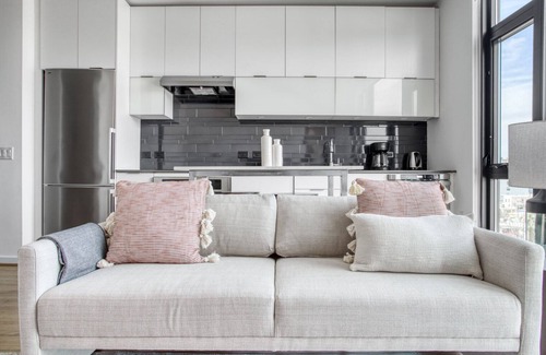 Shaw Apartamento | Sunny Shaw 1BR w/ Gym, W/D & Doorman, near Metro & Bars, by Blueground
