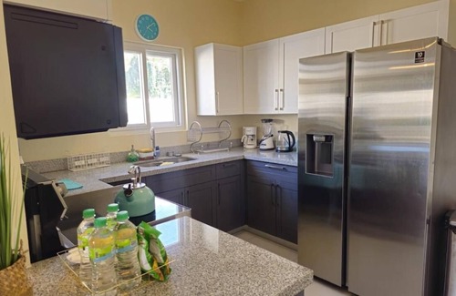 Lucea Casa | Sunny-shore Hideaway
