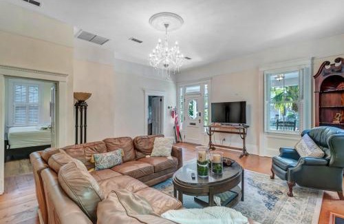 Downtown Historic District Casa | Sunny Side Cottage