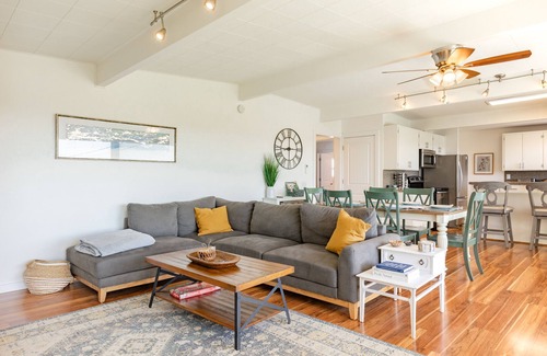 Freeland Casa | Sunny Side Island Retreat by AvantStay | Backyard