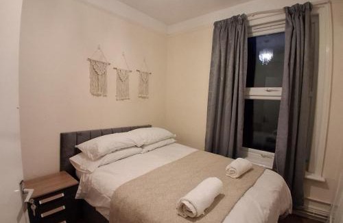 Southampton Apartamento | Sunny Southampton 3 Bedroom Apartment