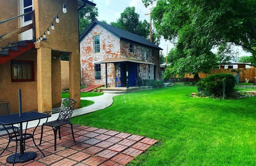 Raton Casa | Sunny Southwest Casita