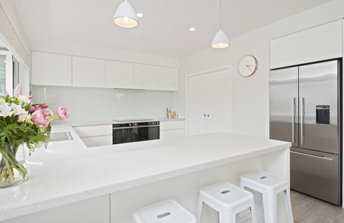 Richmond Casa | Sunny & spacious modern home with heated swimming pool.