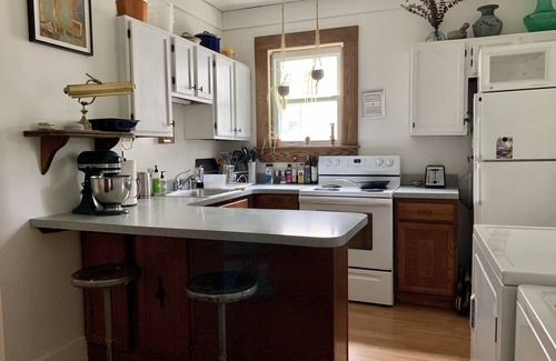 Stockade Historic District Apartamento | Soleado y espacioso pied-á-terre por Union College & Proctors Theater.