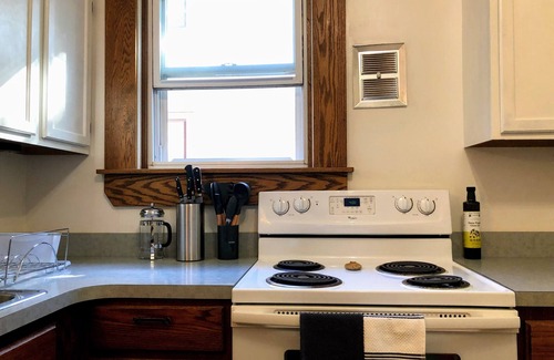 Stockade Historic District Apartamento | Soleado y espacioso pied-á-terre por Union College & Proctors Theater.