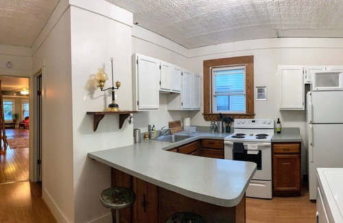 Stockade Historic District Apartamento | Soleado y espacioso pied-á-terre por Union College & Proctors Theater.