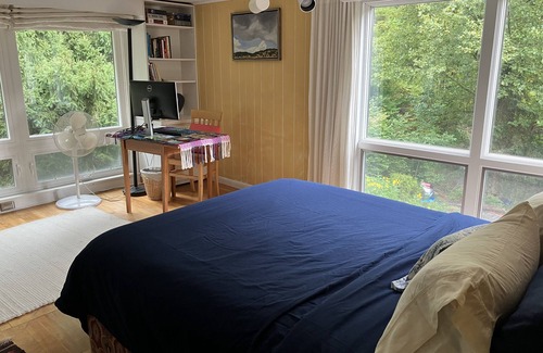Etna Apartamento | Sunny, spacious, private loft in tranquil setting