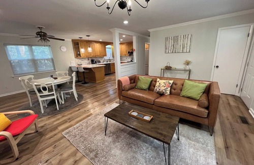Indian Trail Casa | Sunny Spacious Ranch to Relax and Unwind Family Friendly
