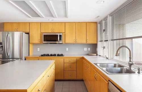 Warwick Casa | Sunny, spacious West Coast style house w/ movie room