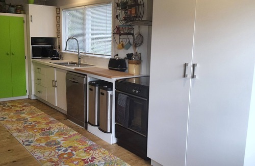 Nelson Casa | Sunny,spaciousand unique home that is pet friendly.