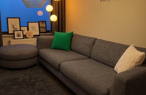 Spanga - Tensta Casa | Sunny stay in top floor room