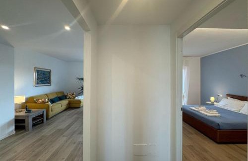 Gianicolense Apartamento | Sunny Stay with a Roman Soul