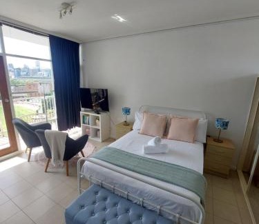 Glebe Apartamento | Sunny studio and the best view of the city, Glebe