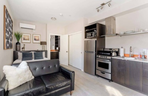 Belmont Apartamento | Sunny Studio New Build AC + Fast WiFi