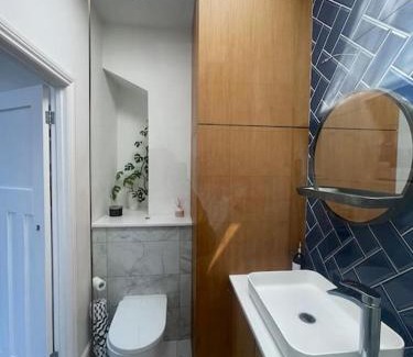 Brislington Apartamento | Sunny Studio with Parking and Private Entrance